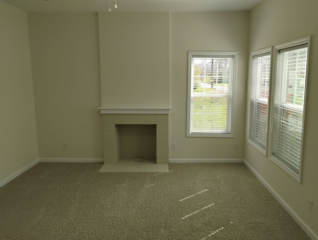 Building Photo - 204 W Park Ave