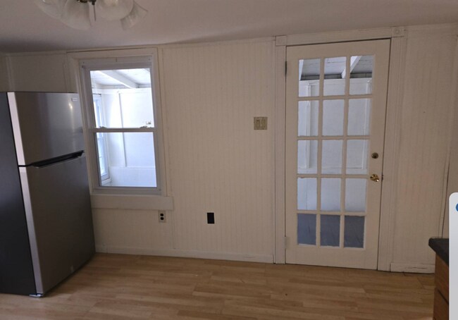 Building Photo - Charming 2 Bed / 1 Bath Single Family Home in Lansford with Front Porch & Yard!