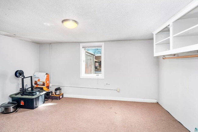 Building Photo - 2114 E 4th St