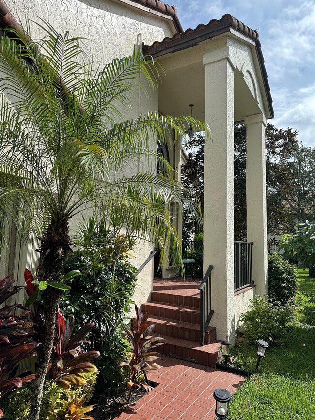 Building Photo - 3024 Lucerne Park Dr