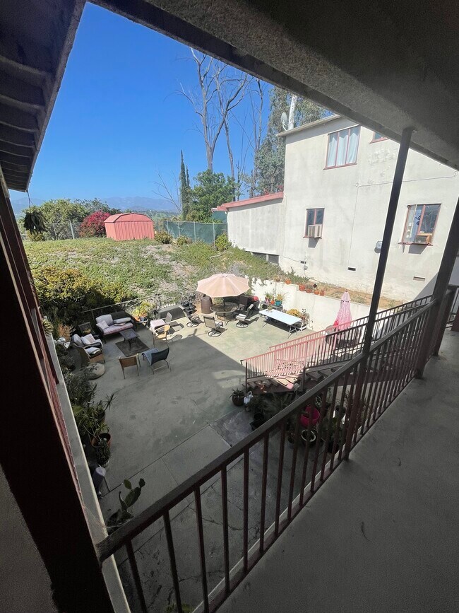 Building Photo - 2743 Waverly Dr