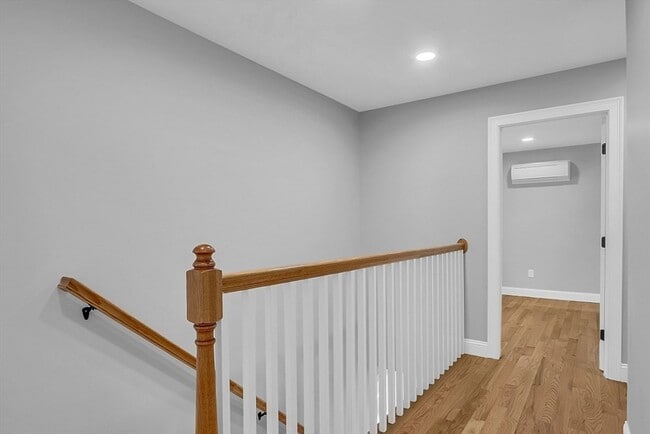 Building Photo - 74 Smith St