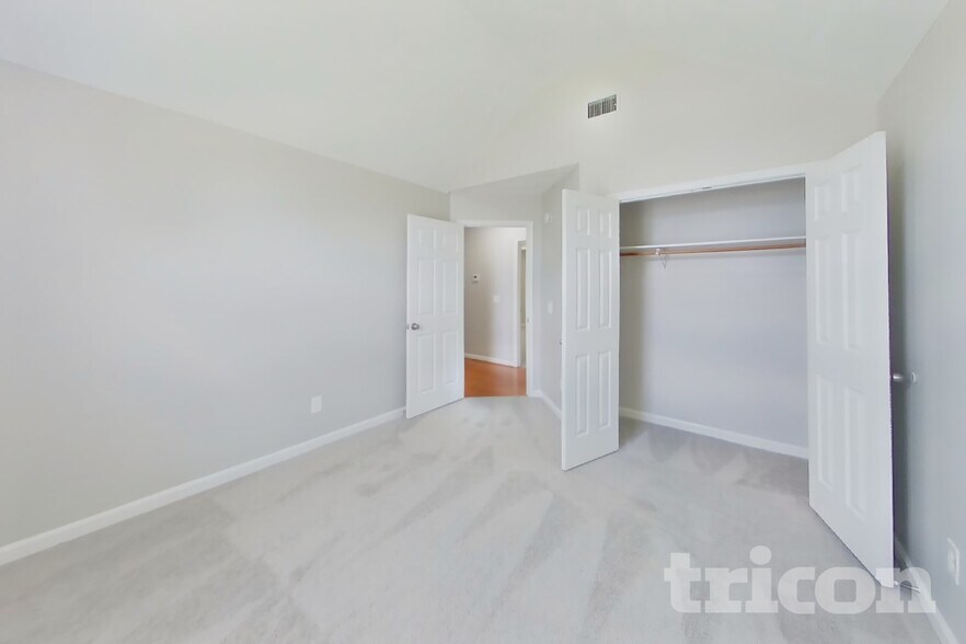 Building Photo - 2103 Academy Way