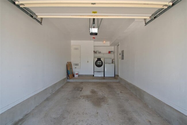 Building Photo - 6489 Hart Ln