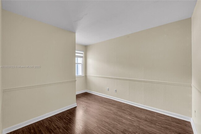Building Photo - 4292 SW 156th Ave