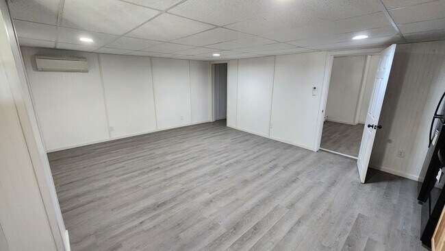 Building Photo - 1157 W Pine St
