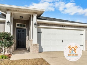 Building Photo - Move-In Ready Home in a Desirable Community