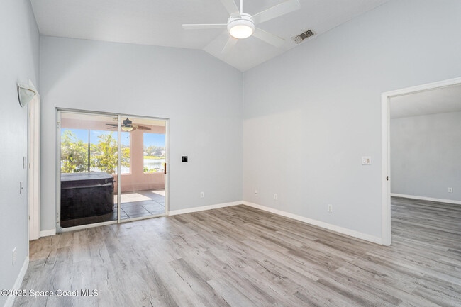 Building Photo - 651 Benton Dr