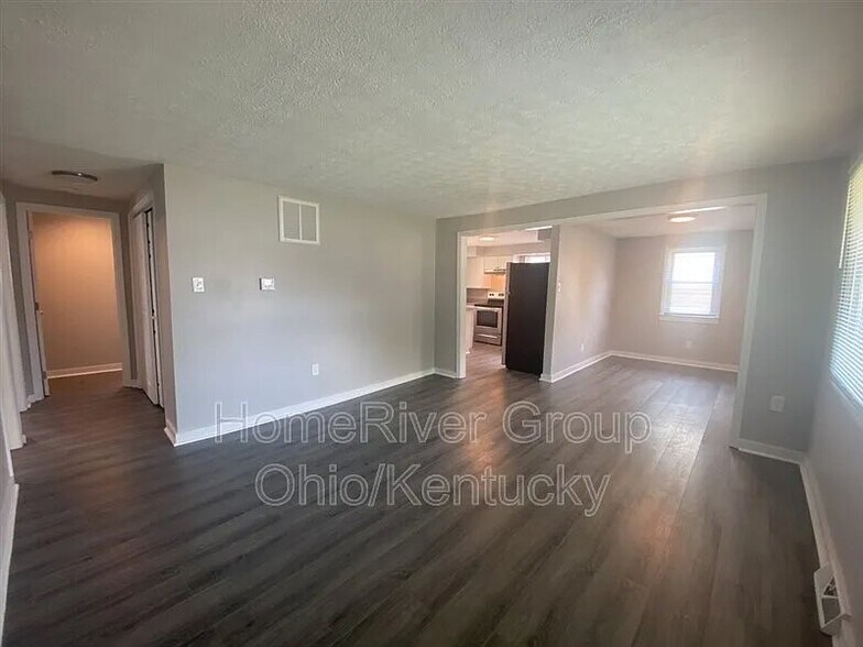Building Photo - 4618 Farnham Ave