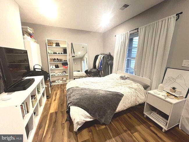 Building Photo - 4513 Monmouth St