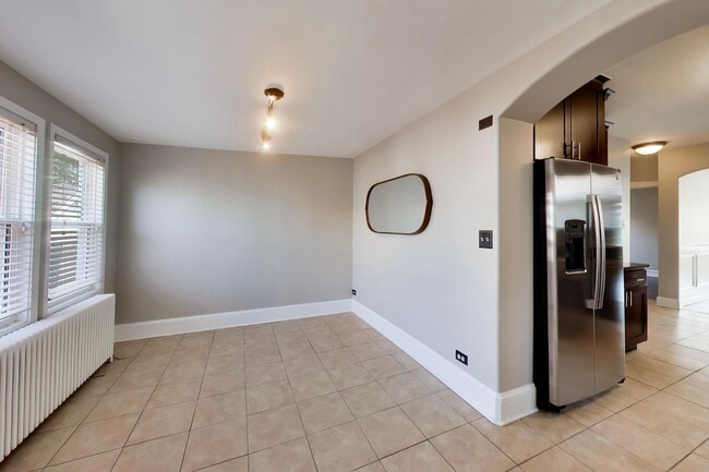 Building Photo - 7922 W Elmgrove Dr