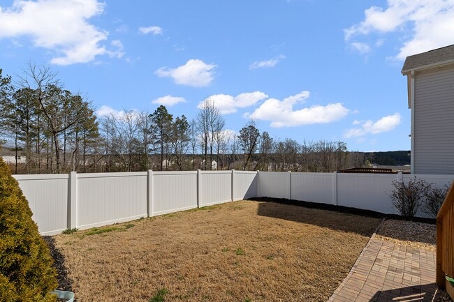 Building Photo - 49 River Bank Rd