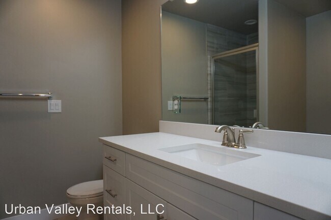 Building Photo - 3 br, 3.5 bath House - 720 E. Ryder Park Ln.