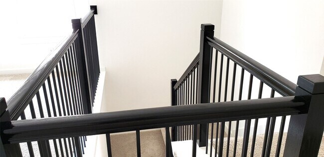 Building Photo - 10611 Hidden Rock Dr