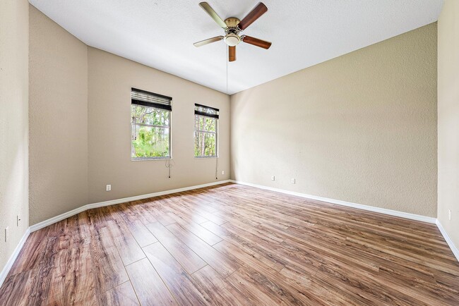 Building Photo - 4981 Bonsai Cir