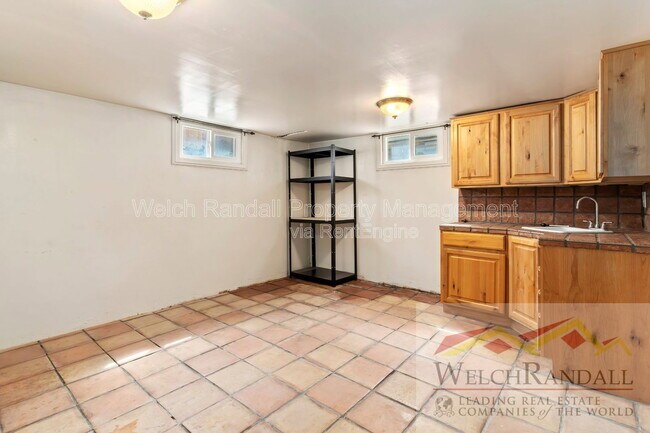 Building Photo - 2904 Van Buren Ave