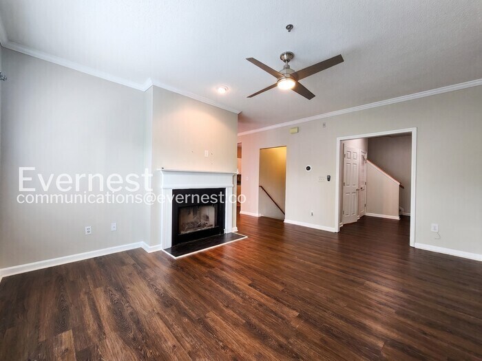 Building Photo - 205 Spring Heights Ln