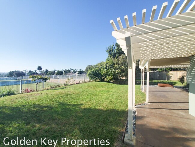 Building Photo - Beautiful 4 bed/2 bath single-story home w/ocean view! Close to the Beach & Carlsbad Village!