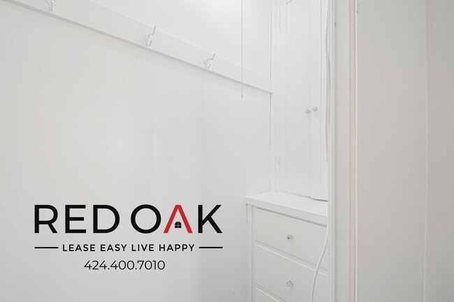 Building Photo - 2505 W 6th St