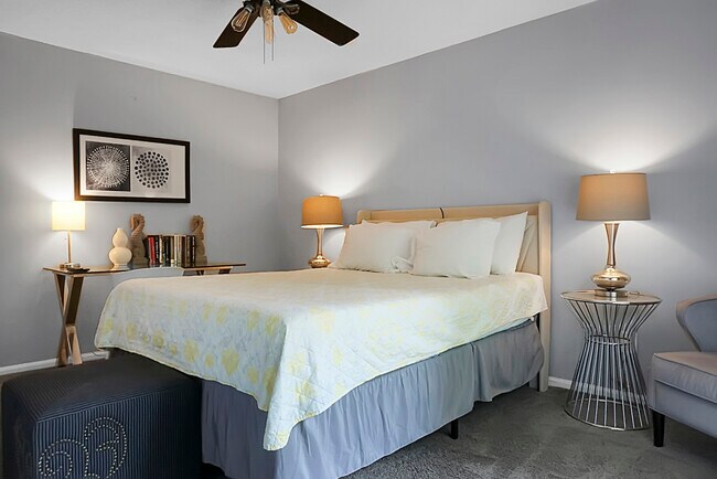 Building Photo - 2483 Realm St