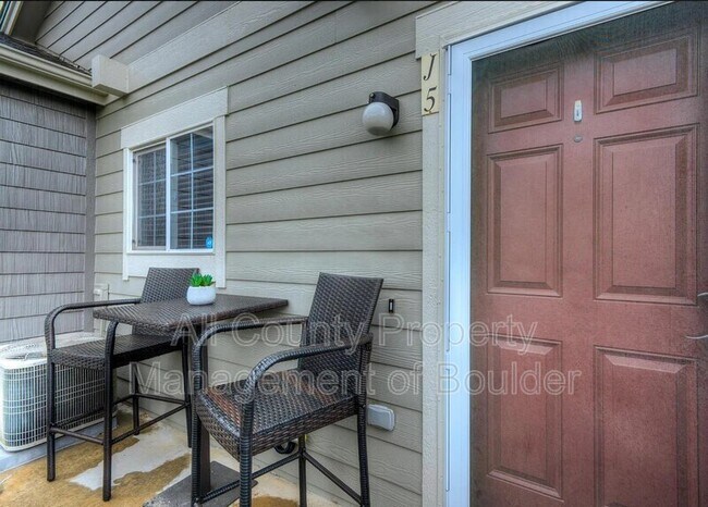 Building Photo - 14300 Waterside Ln