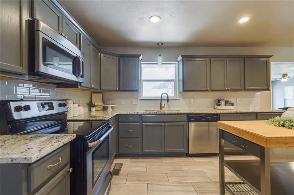 Building Photo - 1501 Carlton Way