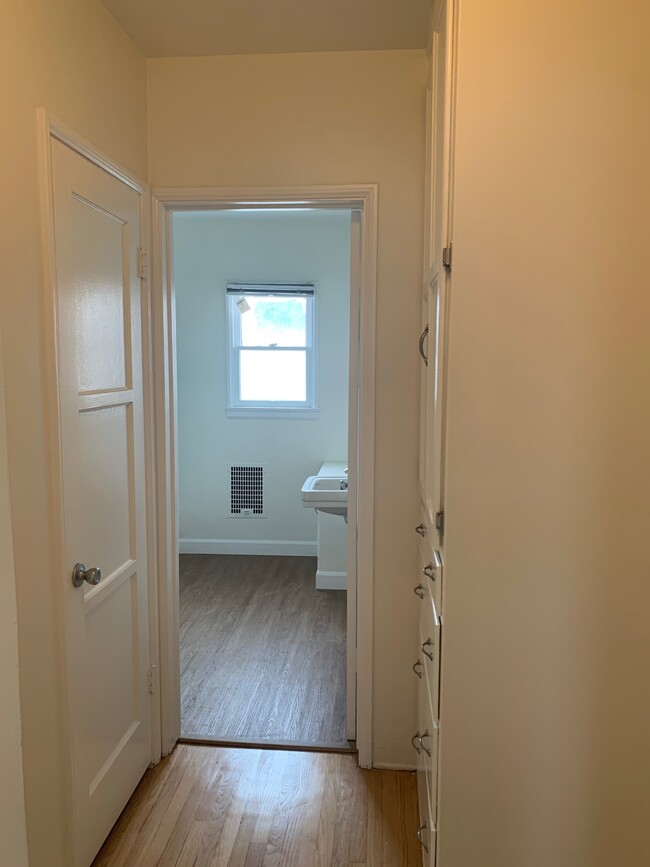 Bathroom - 1134 W 85th St