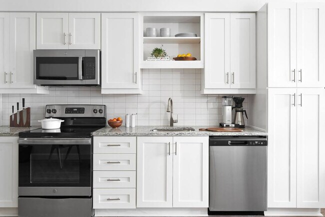 Building Photo - 516 Lea Ave