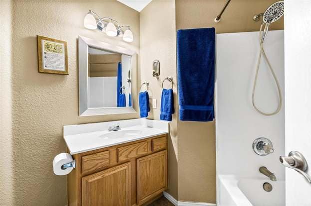 Building Photo - 1055 Port Sullivan Dr