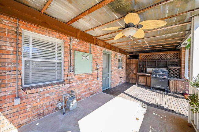 Building Photo - 2821 Eastgrove Ln