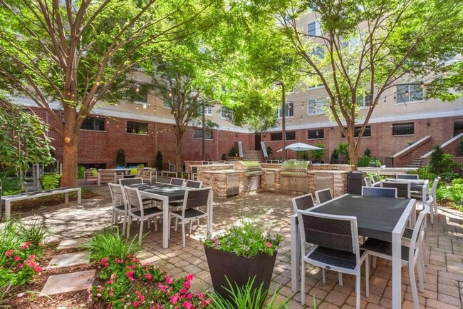 Building Photo - 800-898 Jefferson Street-SI ID1507574P