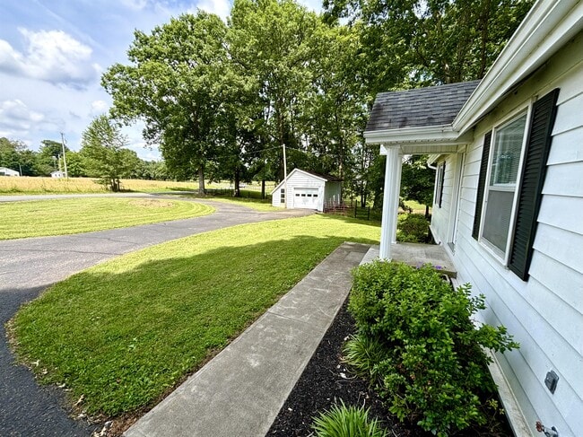 Building Photo - 1405 Webb Ridge Rd