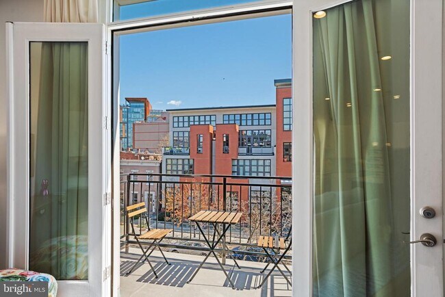 Building Photo - 2108 10th St NW
