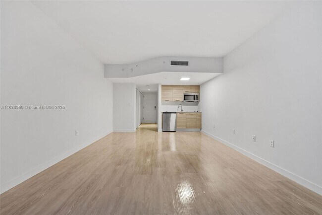 Building Photo - 1756 N Bayshore Dr