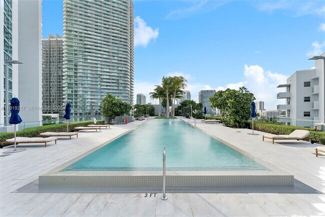 Building Photo - 3131 NE 7th Ave