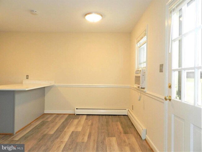 Building Photo - 300 Claiborne Ave