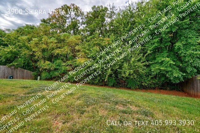 Building Photo - 3900 Sierra Vista Way