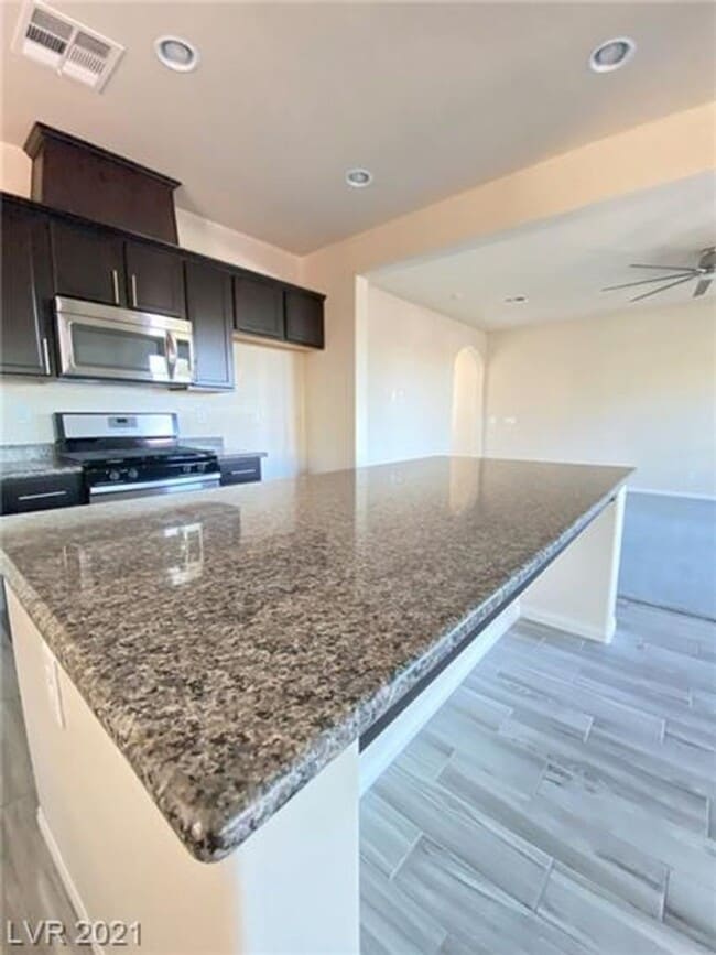 Building Photo - Modern Designed Home in a Cul-De-Sac within a Gated Southwest Community