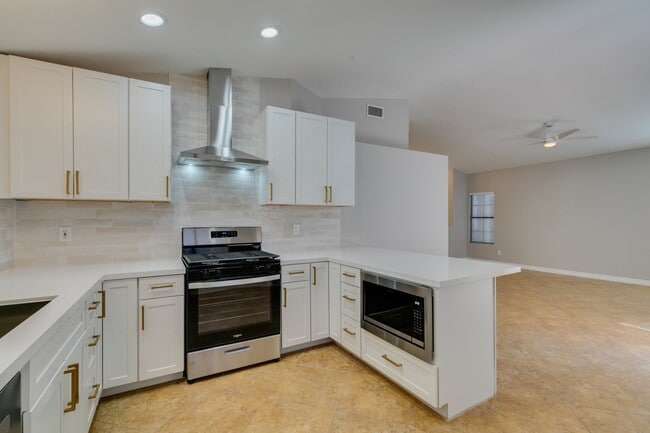 Building Photo - Stunning fully remodeled single-story home