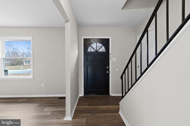 Building Photo - 1006 Stone Ave