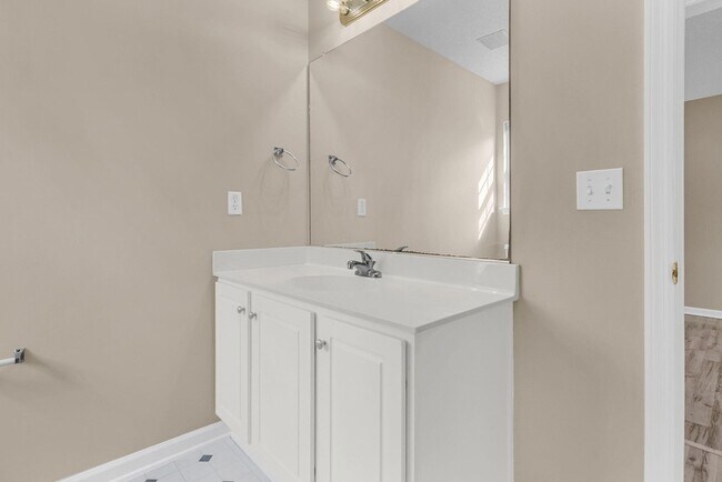 Building Photo - 1004 Cobblestone Blvd