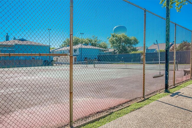 Building Photo - 2379 Briarwest Blvd
