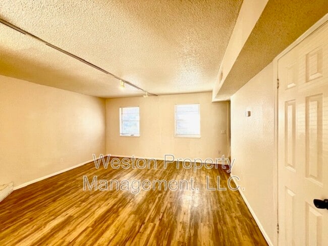 Building Photo - 6054 Northwest Expy