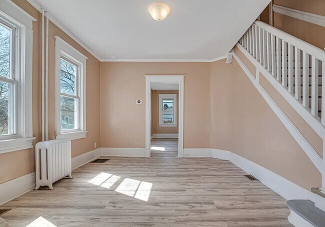 Building Photo - Newly renovated 6-bedroom, 2-bath single-family home - OPEN HOUSE - Saturday, August 1st @ 12noon