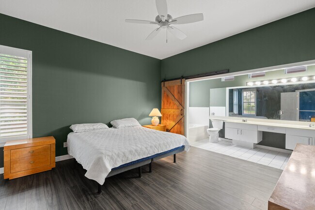 Building Photo - 582 Montevina Dr