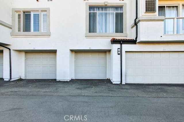 Building Photo - 30902 Club House Dr
