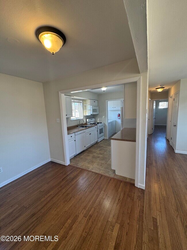 Building Photo - 8 View Dr