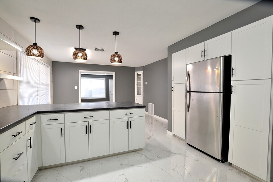 kitchen - 143 W 9th St
