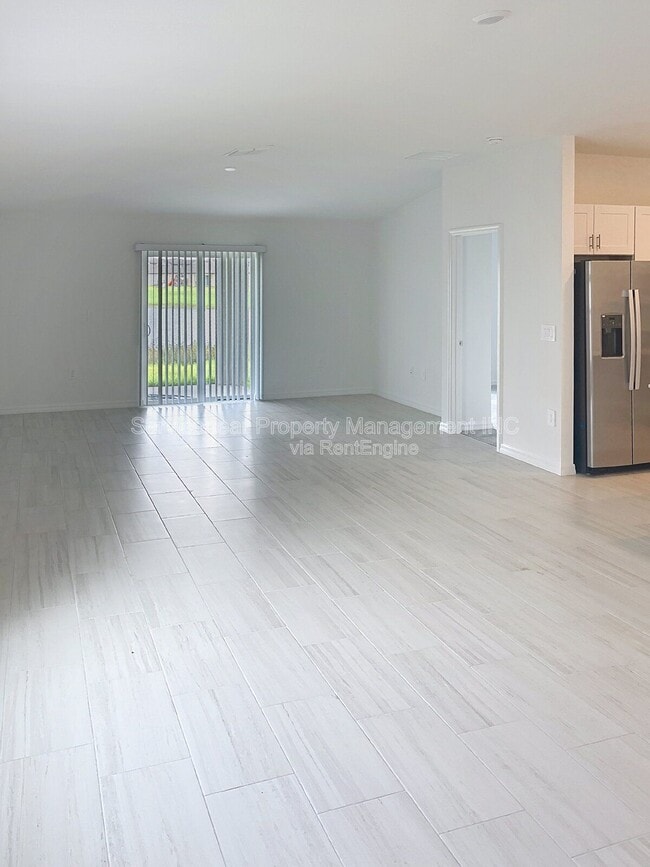 Building Photo - 8844 Bay Leaf Dr