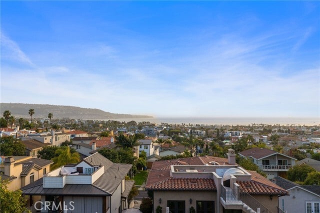 Building Photo - 807 N Paulina Ave